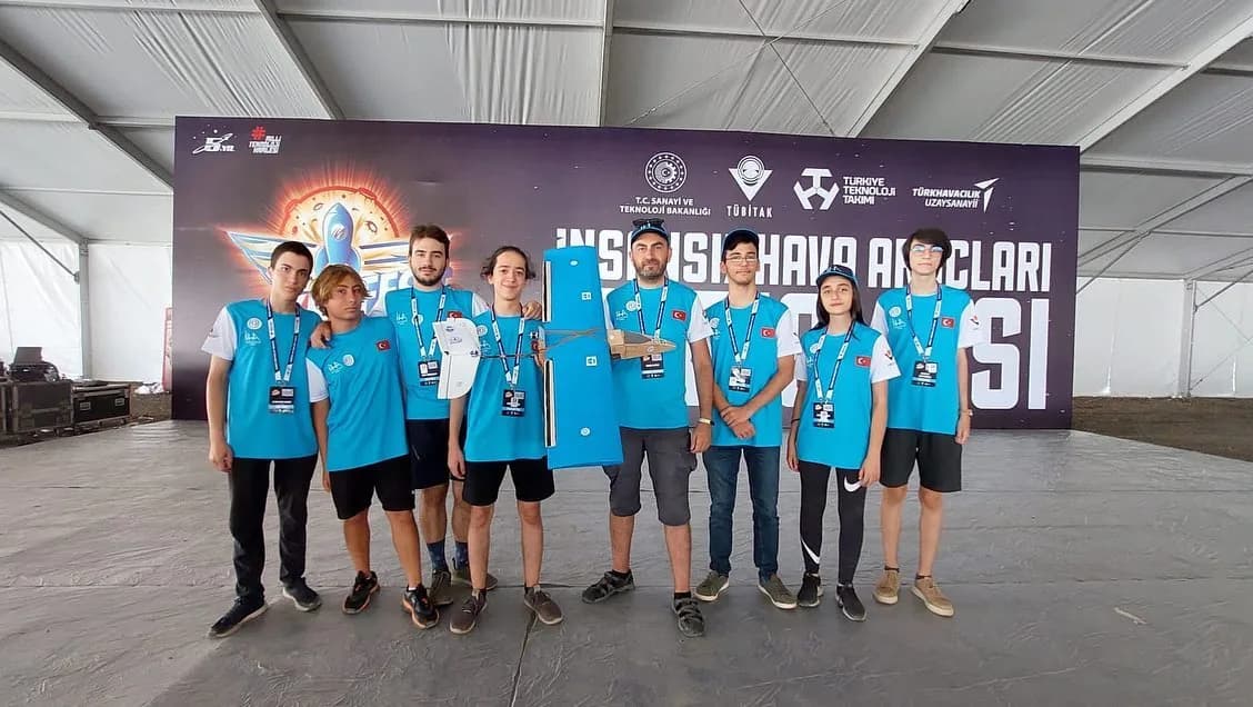 The team and the fixed-wing aircraft at the Teknofest UAV competition